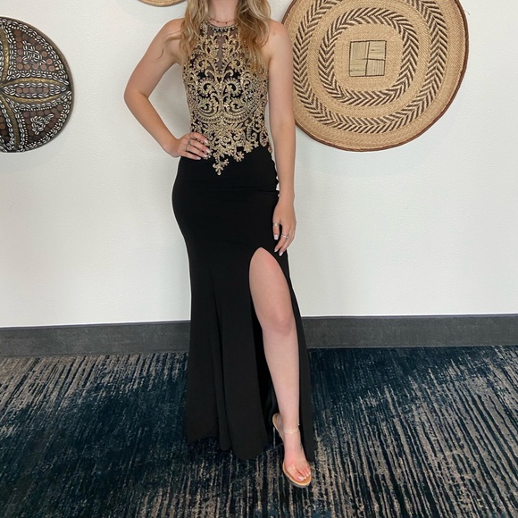 Formal Dress - Picture 1 of 6